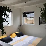 Oostvoornsch 4* 우스트부르네